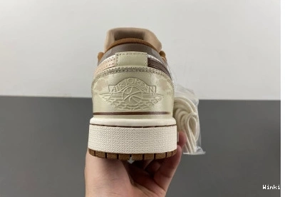 HF5743-221 JORDAN 1 Low AIR 1031